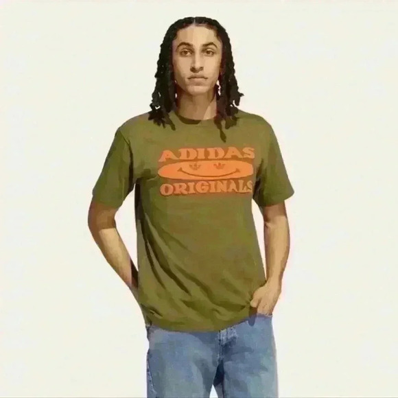 NWT Adidas Original Smiley Graphic Tee Ribbed Crew neck Product #: H32319 Medium - Picture 1 of 6